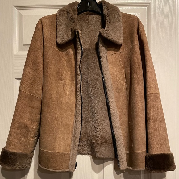 Cashew Reversible women’s shearling. Size S. - Picture 3 of 11